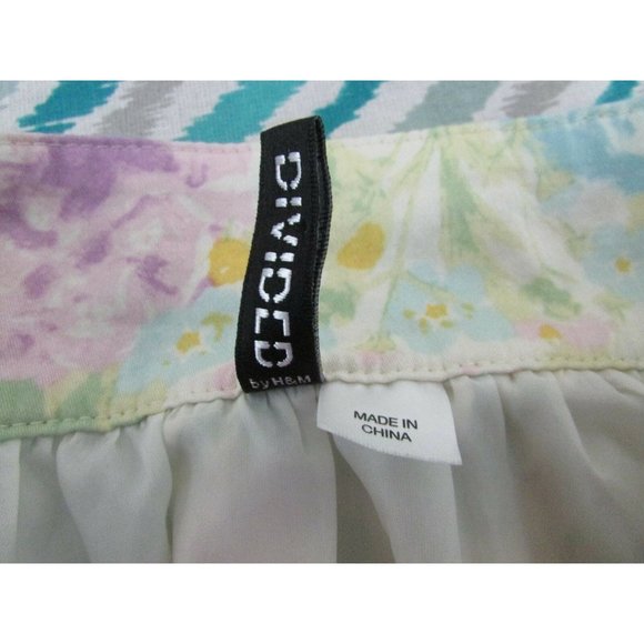 Divided HM Women's Mini Skirt Size 4 Lined Floral Buttons #731 - Picture 3 of 5